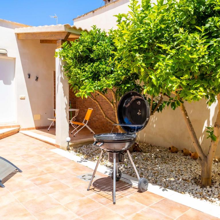 Casa Embat, a pocos metros de la playa - Three-Bedroom House - 9