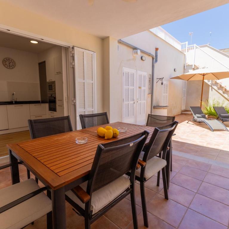 Casa Embat, a pocos metros de la playa - Three-Bedroom House - 18