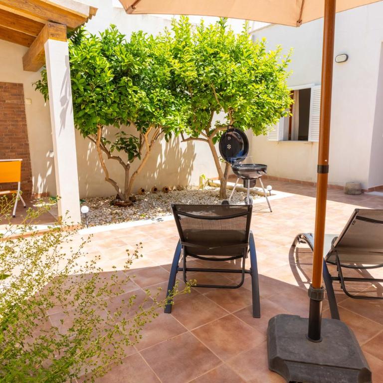Casa Embat, a pocos metros de la playa - Three-Bedroom House - 24