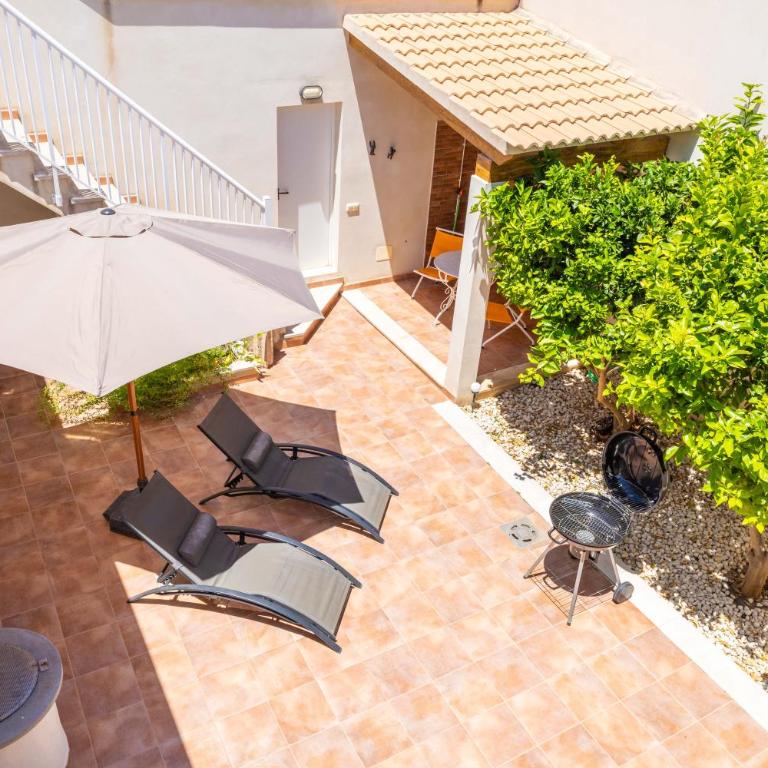 Casa Embat, a pocos metros de la playa - Three-Bedroom House - 28