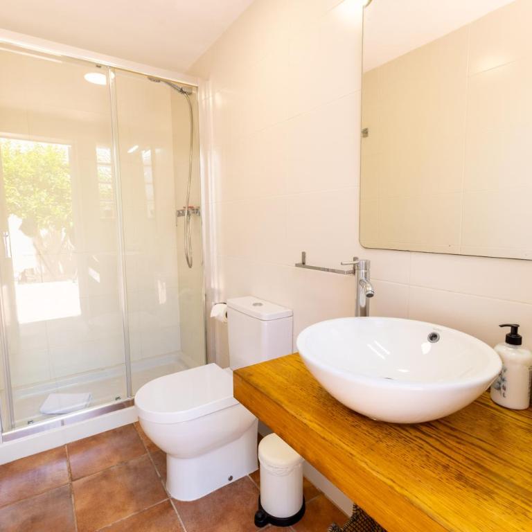 Casa Embat, a pocos metros de la playa - Three-Bedroom House - 29