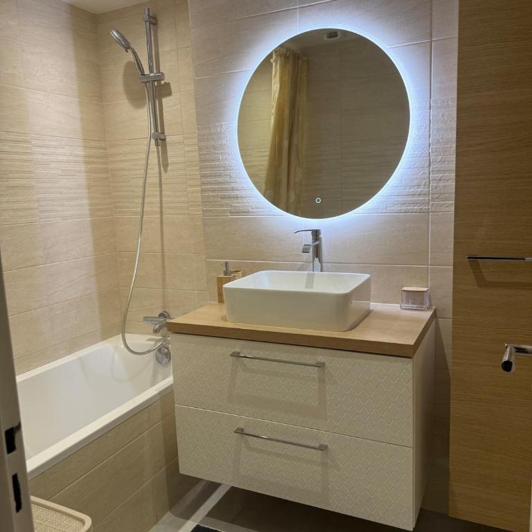 Le Prestigieux - plage - Appartamento con 2 Camere da Letto, Terrazza e Vista Mare - 8