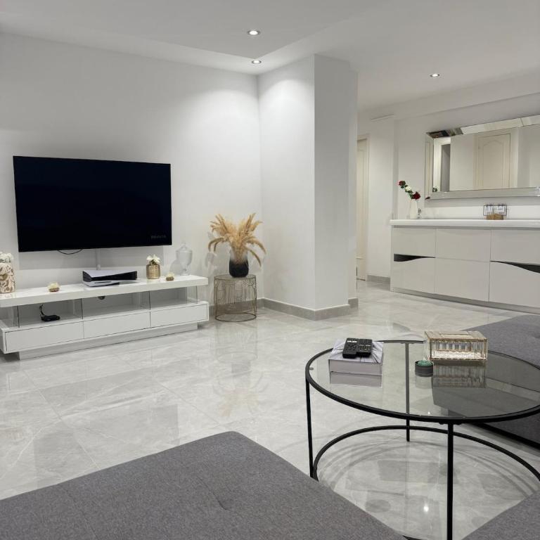 Le Prestigieux - plage - Appartamento con 2 Camere da Letto, Terrazza e Vista Mare - 2