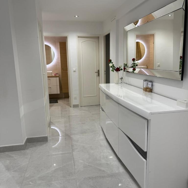 Le Prestigieux - plage - Appartamento con 2 Camere da Letto, Terrazza e Vista Mare - 5
