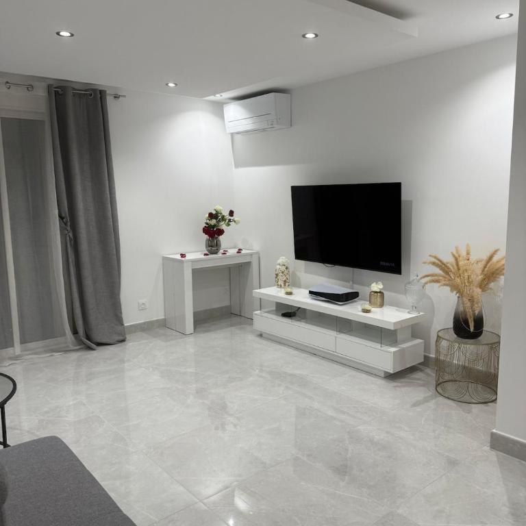 Le Prestigieux - plage - Appartamento con 2 Camere da Letto, Terrazza e Vista Mare - 7
