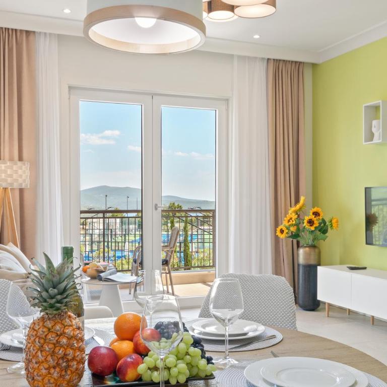 Lustica Apartments Central Bay - Apartman sa Pogledom na Planinu - 4