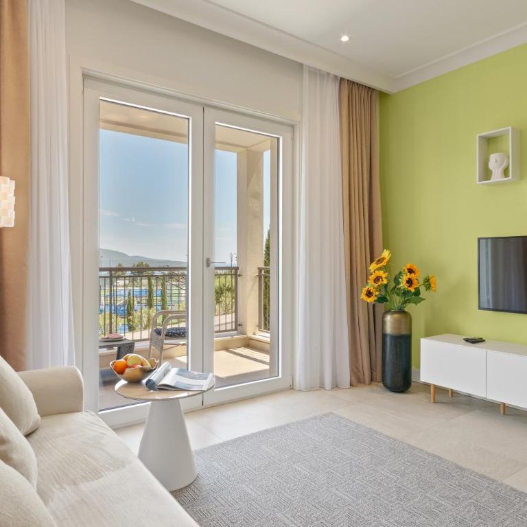 Lustica Apartments Central Bay - Apartman sa Pogledom na Planinu - 2