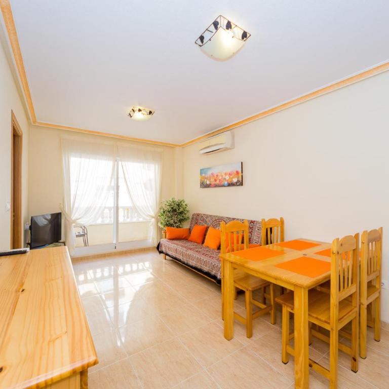 Apartamento con aparcamiento cerca del mar en Torrevieja - Apartamento de 1 dormitorio - 1
