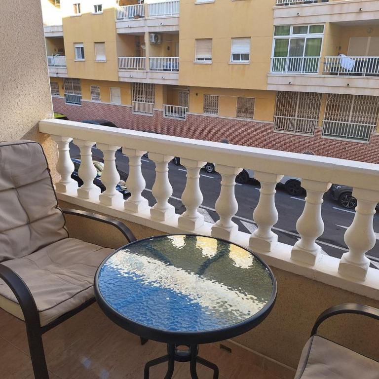 Apartamento con aparcamiento cerca del mar en Torrevieja - Apartamento de 1 dormitorio - 25
