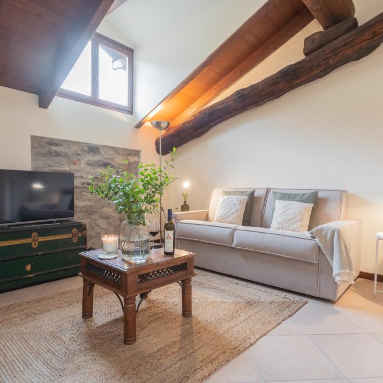 Plinio 10 by Rent All Como - Appartamento - 17