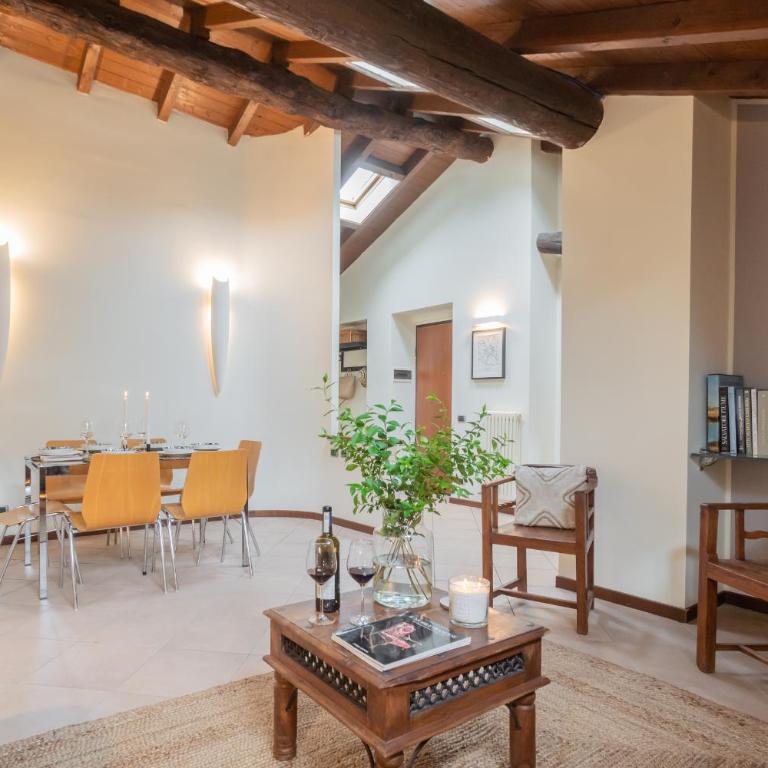 Plinio 10 by Rent All Como - Appartamento - 18