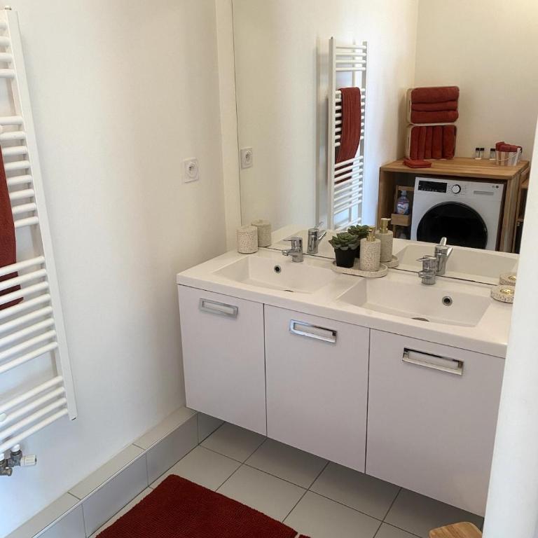 Appartement cosy 2 ch avec toit terrasse & parking - Lumineux et calme - Appartement 2 Chambres avec Terrasse - 15