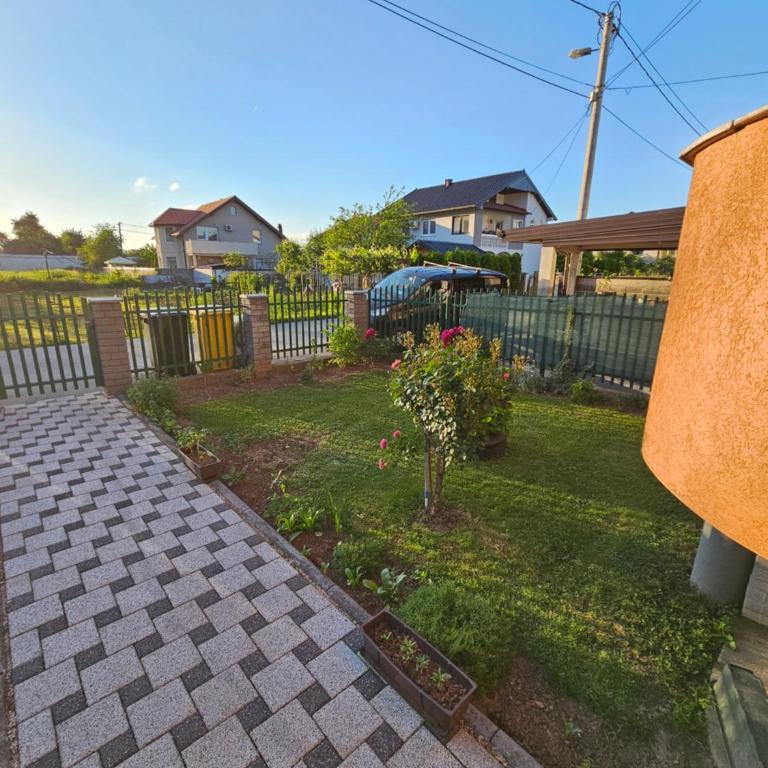 Ilidža فله مع حديقة - Villa - 4