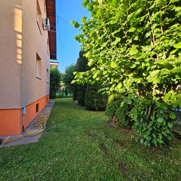 Ilidža فله مع حديقة - Villa - 3