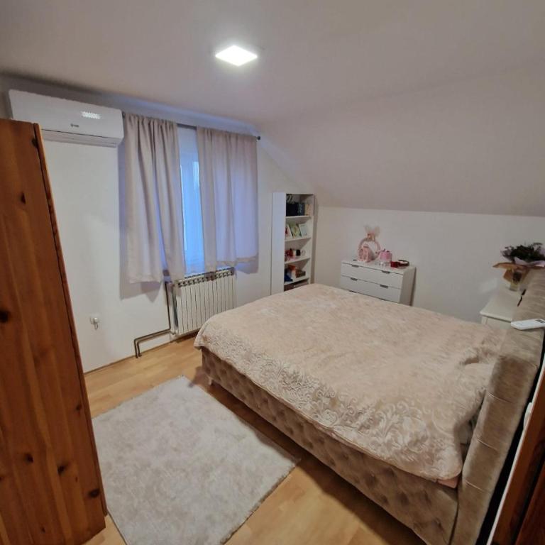 Ilidža فله مع حديقة - Villa - 23