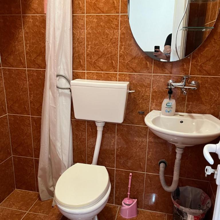 Apartments MyDay - Niskobudžetna Dvokrevetna Soba sa Bračnim Krevetom - 3