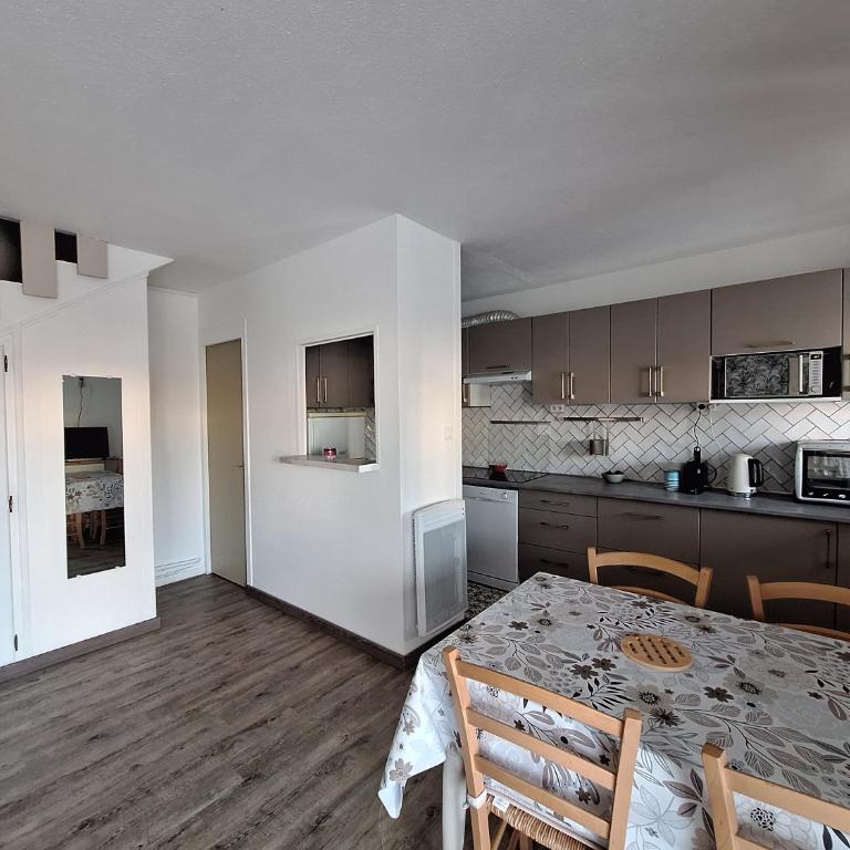 Charmante maison de vacances proche plage Saint Hilaire de Riez, Vendée - Two-Bedroom House - 5