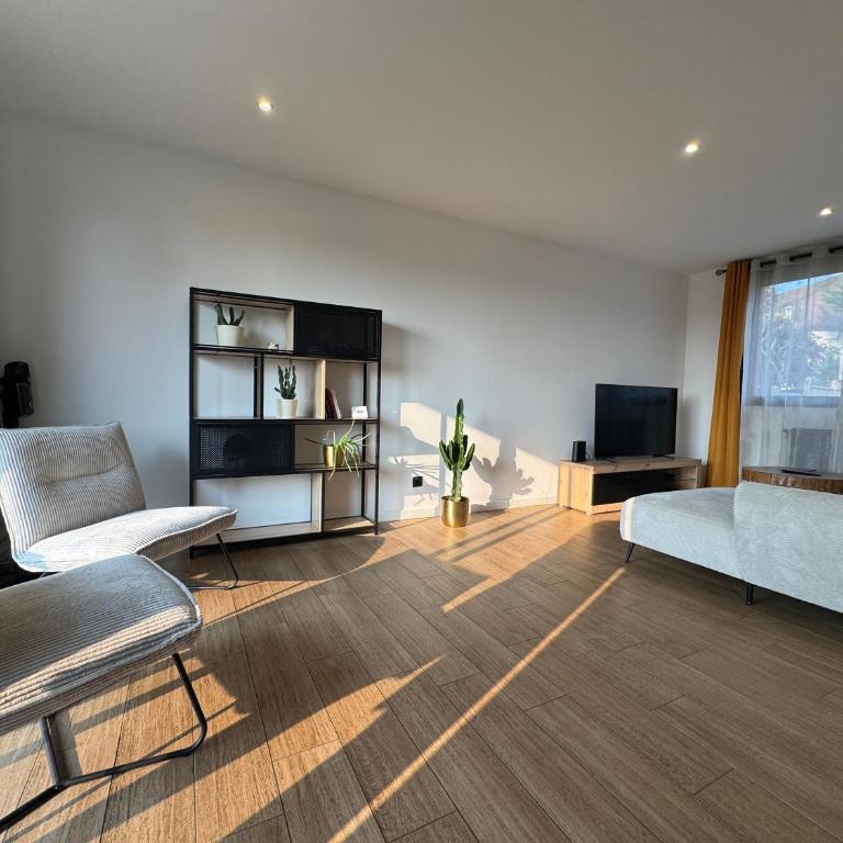 LUrbanMans - 6pers - Circuit Bugatti - Wi-fi - Three-Bedroom Vacation Home - 2