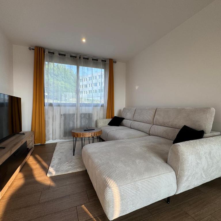 LUrbanMans - 6pers - Circuit Bugatti - Wi-fi - Three-Bedroom Vacation Home - 8