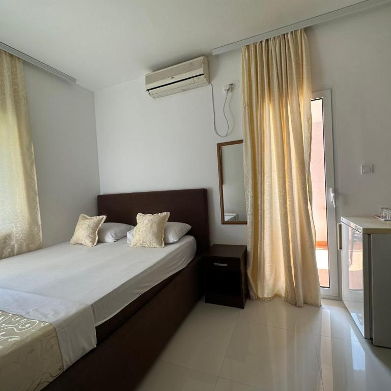 Apartments MyDay - Deluks Dvokrevetna Soba sa Bračnim Krevetom i Tušem - 1
