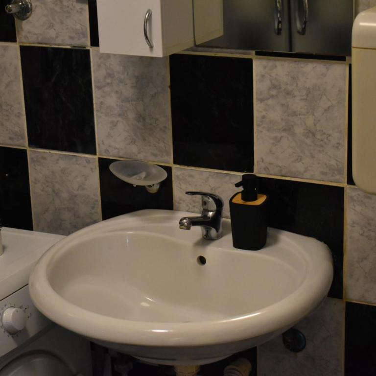 Apartman Play - Two-Bedroom Apartment - 32