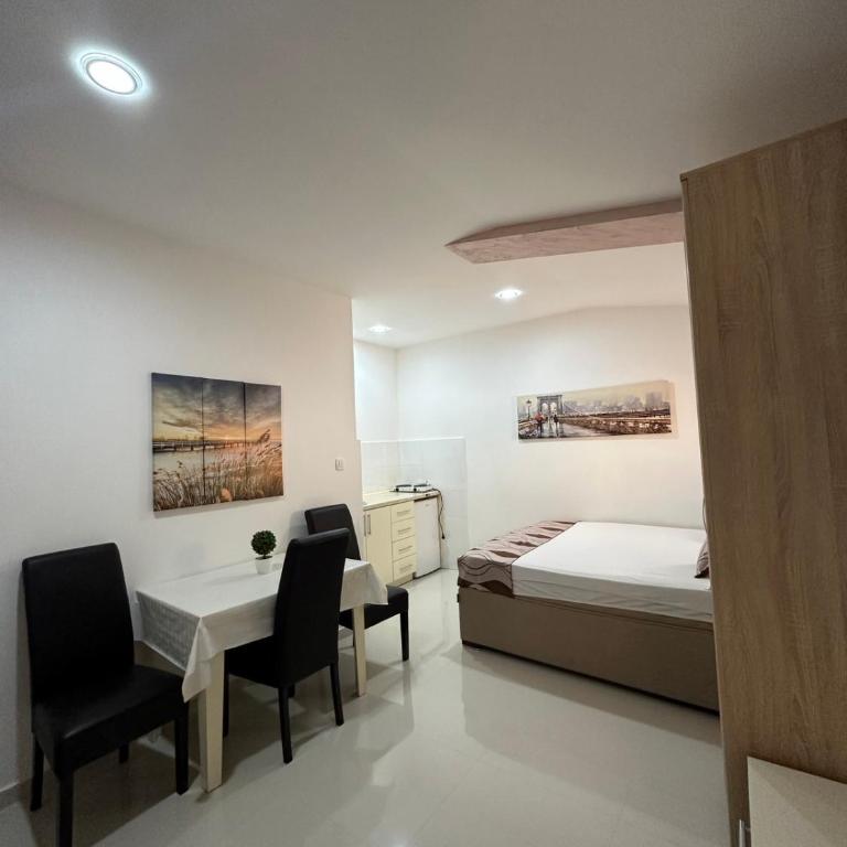 Apartments MyDay - Komfor Trokrevetna Soba sa Tušem - 2