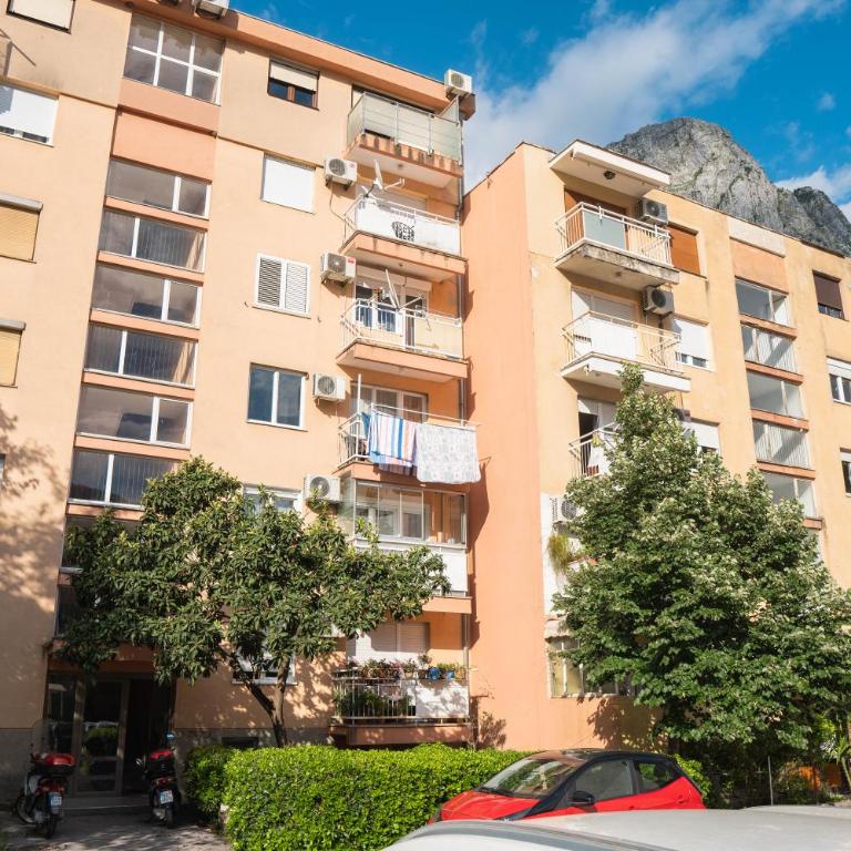 Central Apartment Dobrota II - Two-Bedroom Apartment - 40