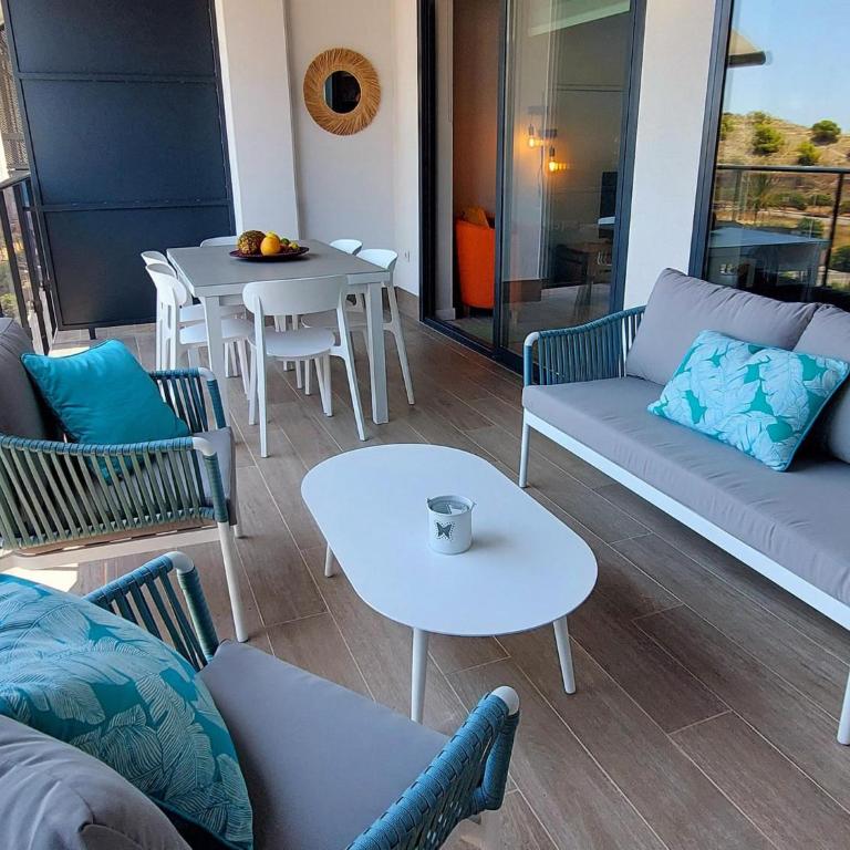 Flat in Villajoyosa with Sea Views & Pool - Apartamento de 2 dormitorios - 3