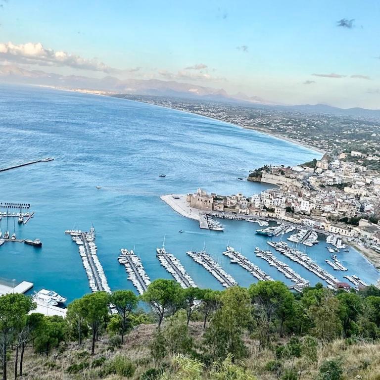 Fantastic, sea view apartment via Duchessa - Two-Bedroom Apartment - 16