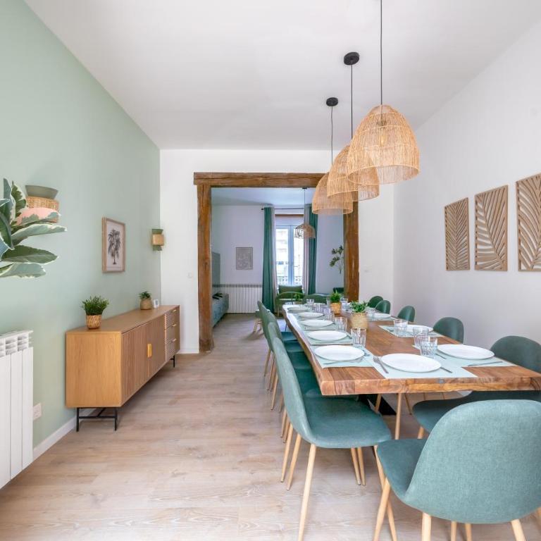 Maison spacieuse avec terrasse dans le centre ville de Reims - Villa - 28
