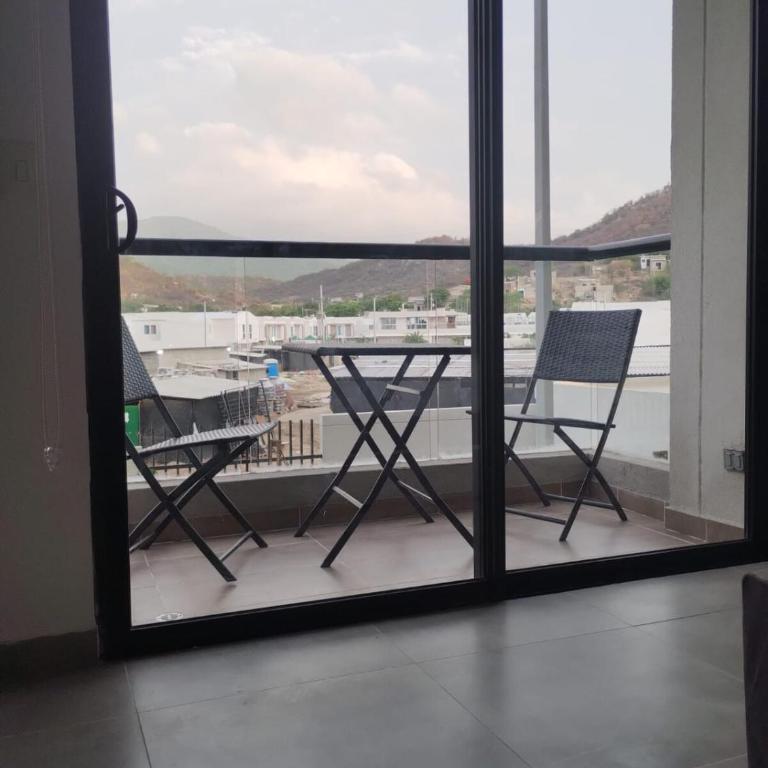 Tropical Oasis Suite - One-Bedroom Apartment - 8