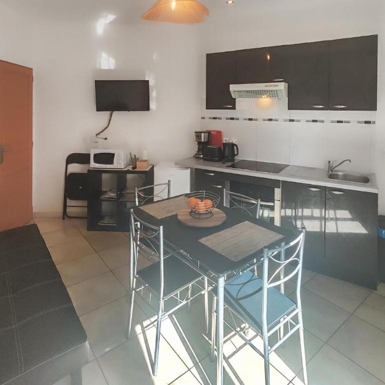 1 Bedroom Amazing Apartment In Agde - One-Bedroom Apartment - 8