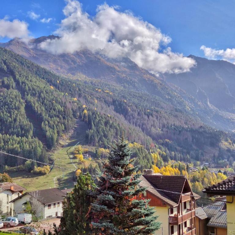Rifugio Di Luce con 3 Camere Garage e fermata Skibus a 3 minuti dalle piste - Apartment mit 3 Schlafzimmern und Bergblick - 2