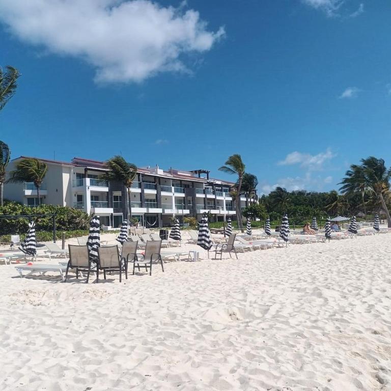 Condo beach front 2BR 3BATH Family BIG pool Jacuzzi Tenis Gym Spa - Apartamento de 2 dormitorios - 25