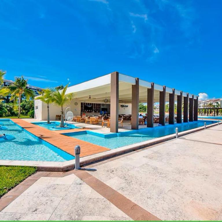 Condo beach front 2BR 3BATH Family BIG pool Jacuzzi Tenis Gym Spa - Apartamento de 2 dormitorios - 40