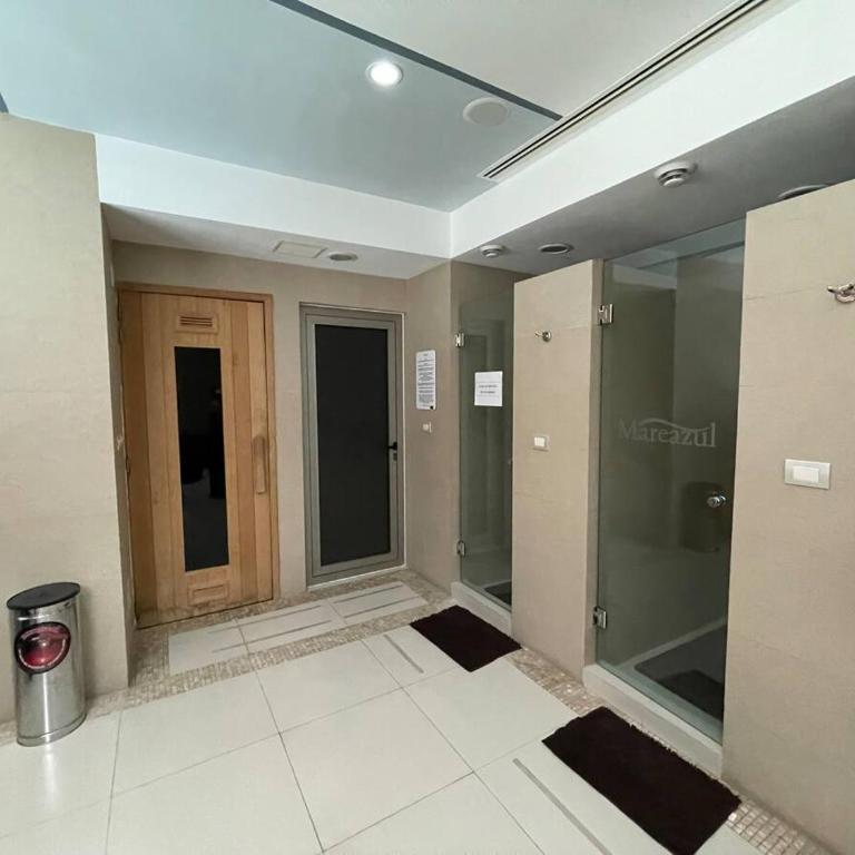 Condo beach front 2BR 3BATH Family BIG pool Jacuzzi Tenis Gym Spa - Apartamento de 2 dormitorios - 63