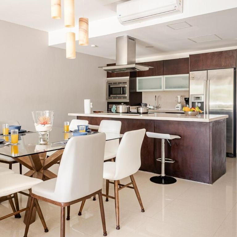 Condo beach front 2BR 3BATH Family BIG pool Jacuzzi Tenis Gym Spa - Apartamento de 2 dormitorios - 74
