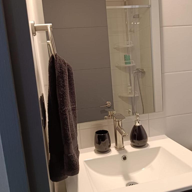 Departamento a pasos de Paseo Bulnes y Palacio La Moneda - Apartamento de 1 Dormitorio con balcón y vistas a la ciudad - 22