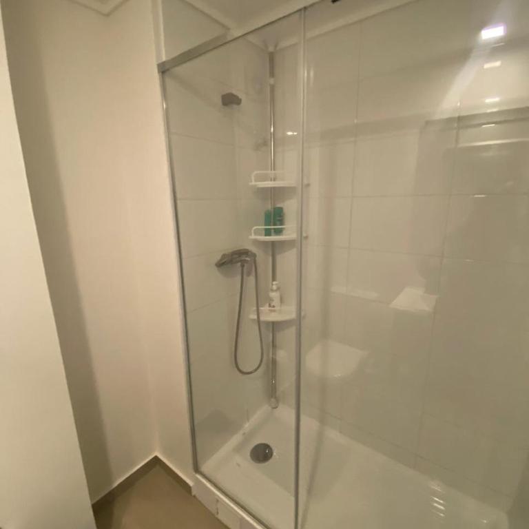 Departamento a pasos de Paseo Bulnes y Palacio La Moneda - Apartamento de 1 Dormitorio con balcón y vistas a la ciudad - 24