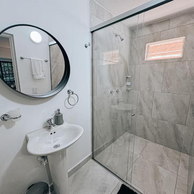Casa Lujosa vacacional El Poblado Medellín Por día Con Piscina Jacuzzi AC 9br - Villa with Private Pool - 41