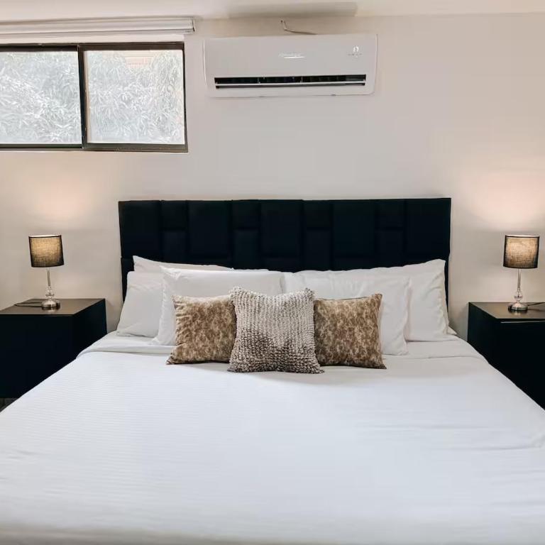 Casa Lujosa vacacional El Poblado Medellín Por día Con Piscina Jacuzzi AC 9br - Villa with Private Pool - 80