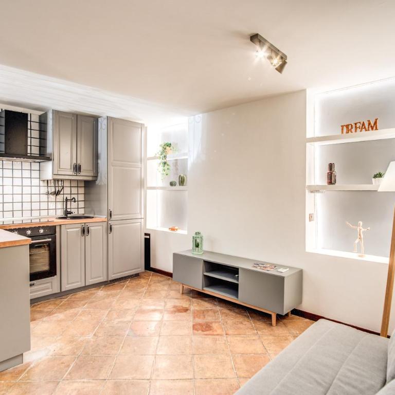 Link Campus Apartment - One-Bedroom Apartment - 5