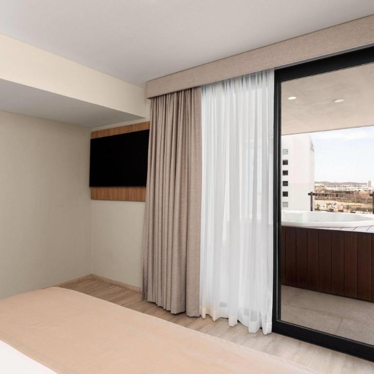 Wyndham Garden Mazatlan Marina - Tree-Bedroom Suite - Non-Smoking - 4