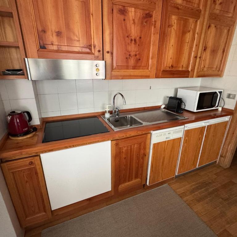A-waay Il Roseto - Appartamento con 2 Camere da Letto - 9