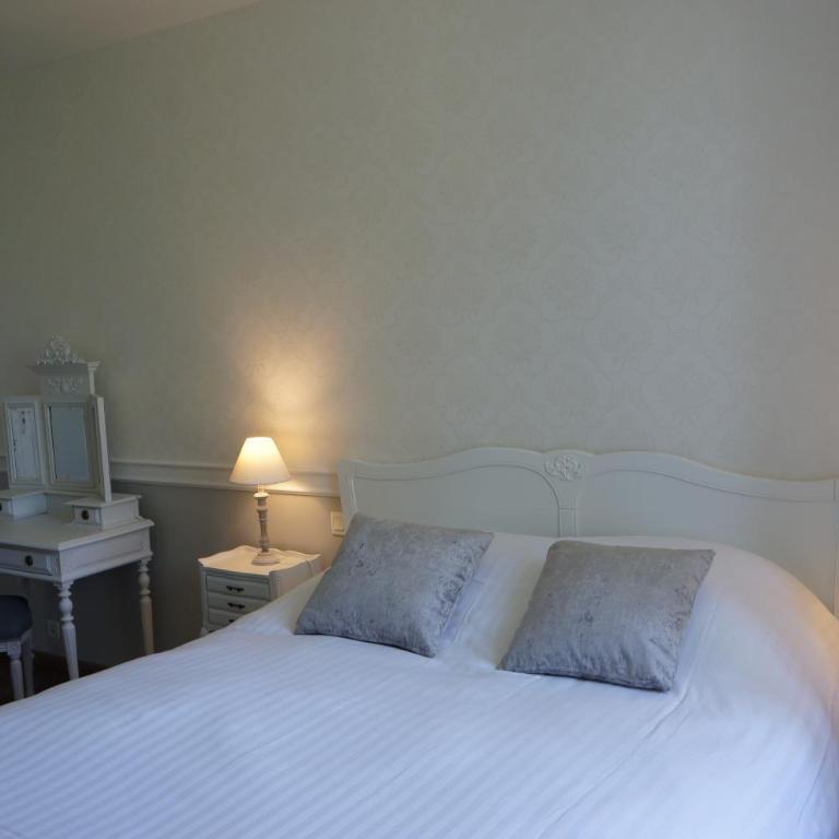 Manoir 1685 Saint Malo - Chambre Lit Queen-Size - Vue sur Jardin - 4
