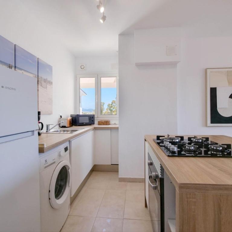 DIANA-Moderne Ferienwohnung direkt am Strand,Klima, Wifi,zentrale Lage, Supermärkte-Shops-Restaurants fussläufig - Apartamento de 2 dormitorios - 8