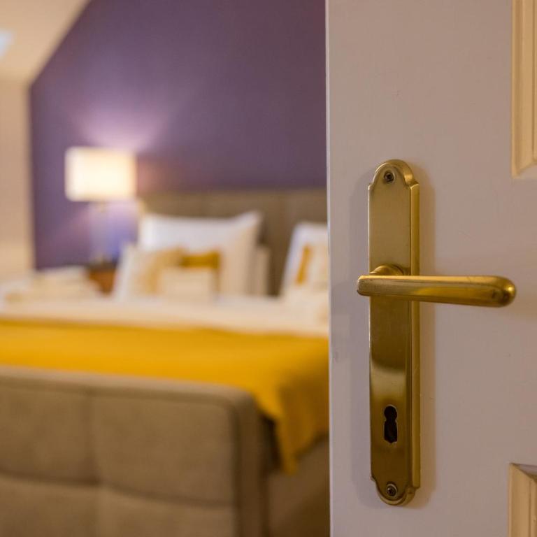Der Schlosswirt zu Anif - Biedermeierhotel und Restaurant - Superior Doppelzimmer - 5