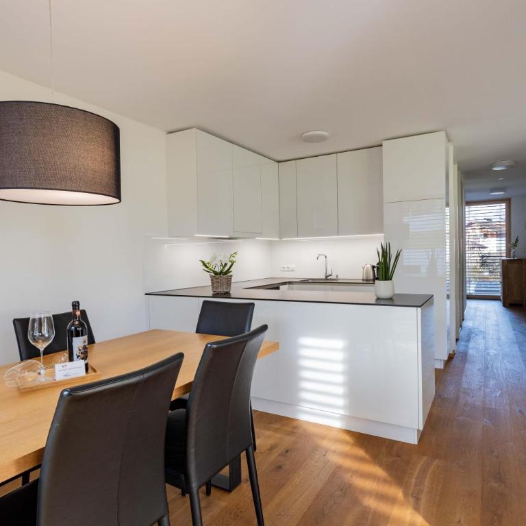 Krone Apartments Schruns, Top 10 - Two-Bedroom Apartment with Bathroom - 11