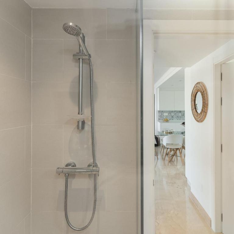 Luxurious penthouse with mountain and sea view 422 - Apartamento de 2 dormitorios - 6