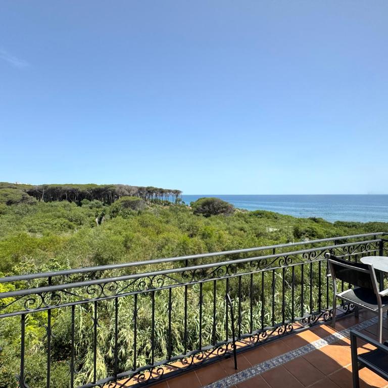 Macdonald Leila Playa Resort - Apartamento Clásico de 1 dormitorio con terraza y vistas parciales al mar - 5